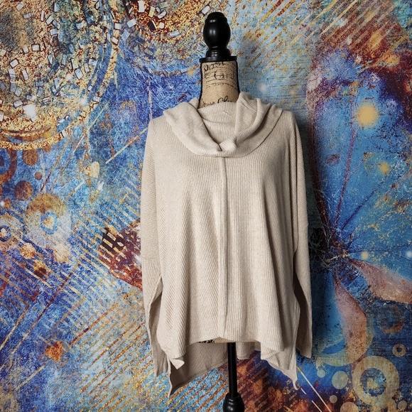 NWOT Status by Chenault Cowl Neck Oversized Tunic - Picture 2 of 13